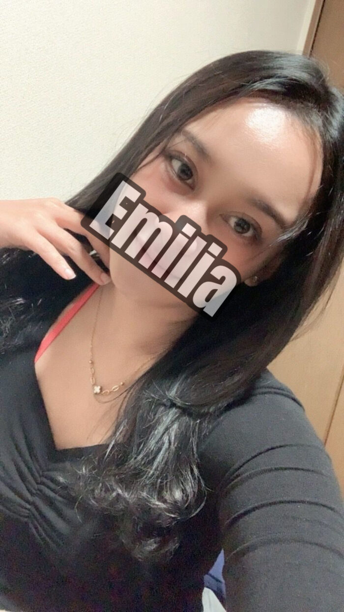 【Emilia】エミリア 写真 3