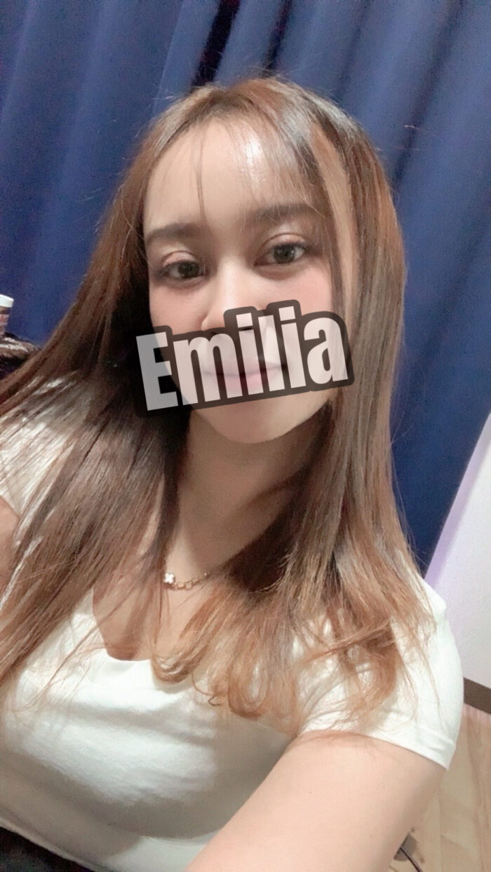 【Emilia】エミリア 写真 3